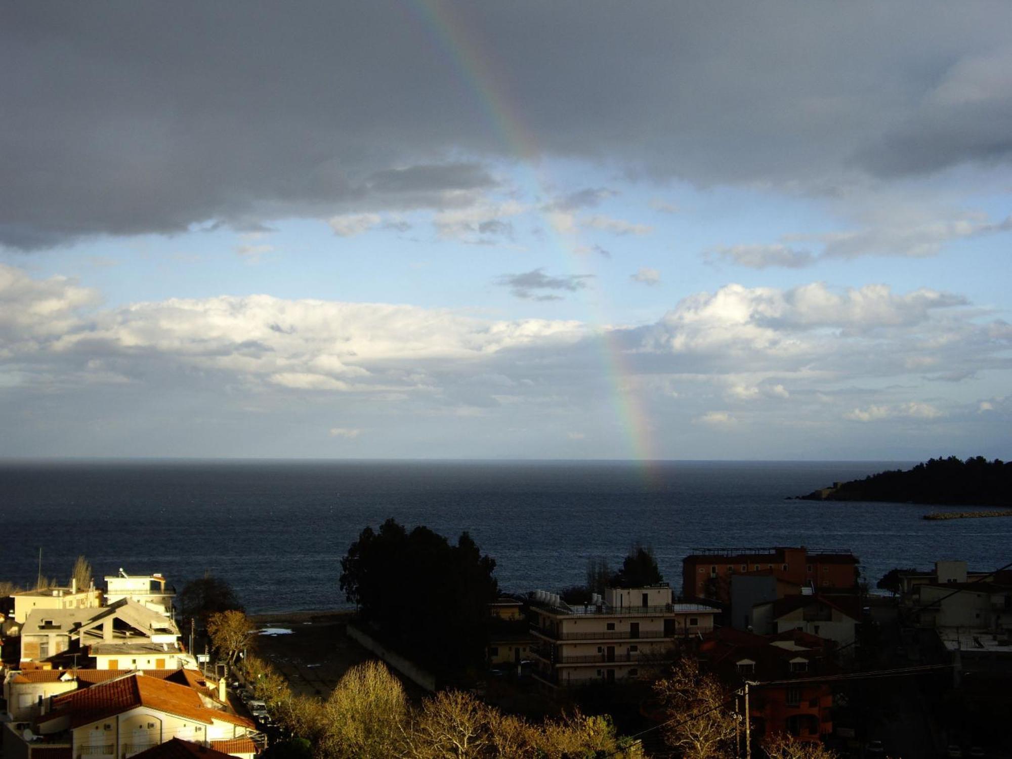 Petros Studios Poros  Luaran gambar