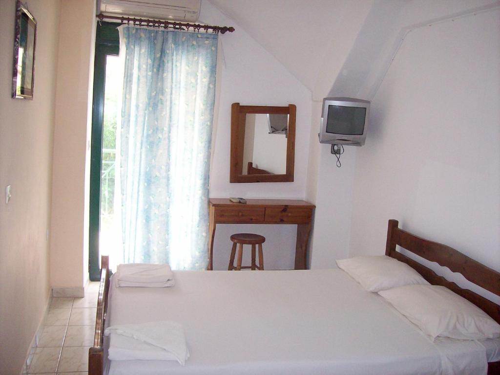 Petros Studios Poros  Bilik gambar