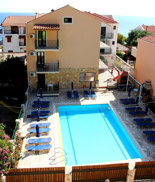 Petros Studios Poros  Luaran gambar