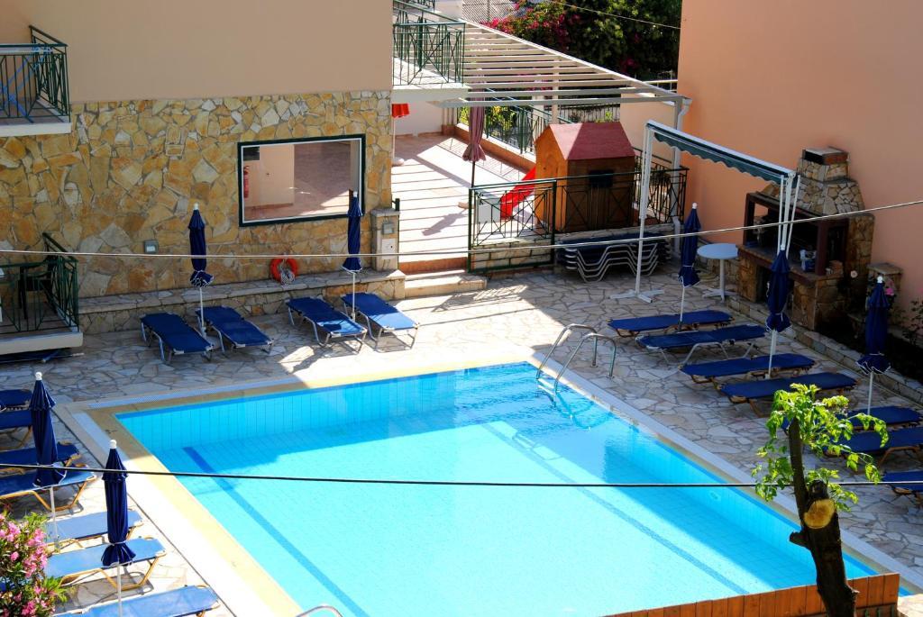 Petros Studios Poros  Luaran gambar