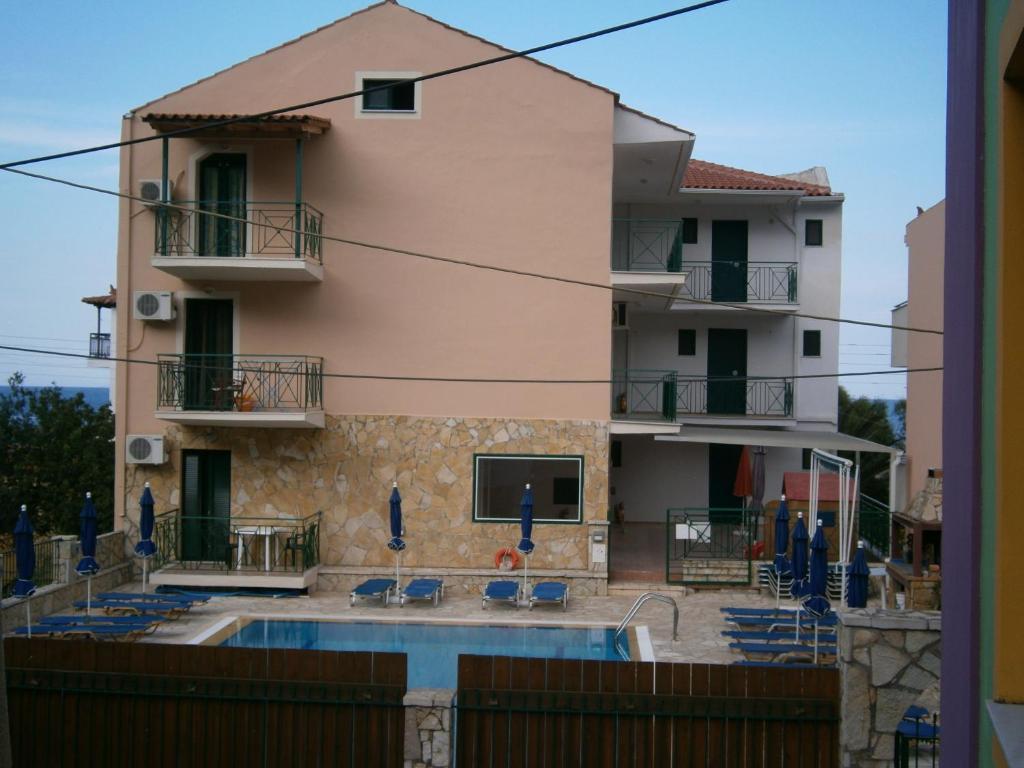 Petros Studios Poros  Luaran gambar