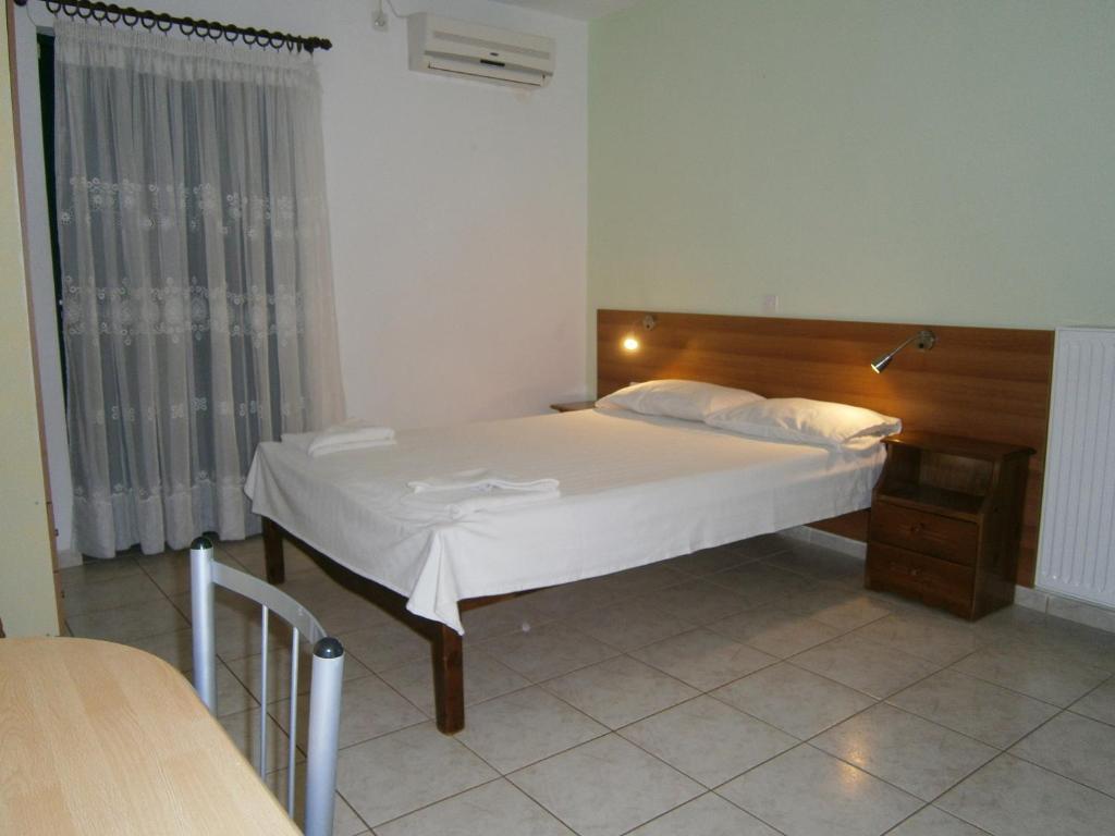 Petros Studios Poros  Bilik gambar