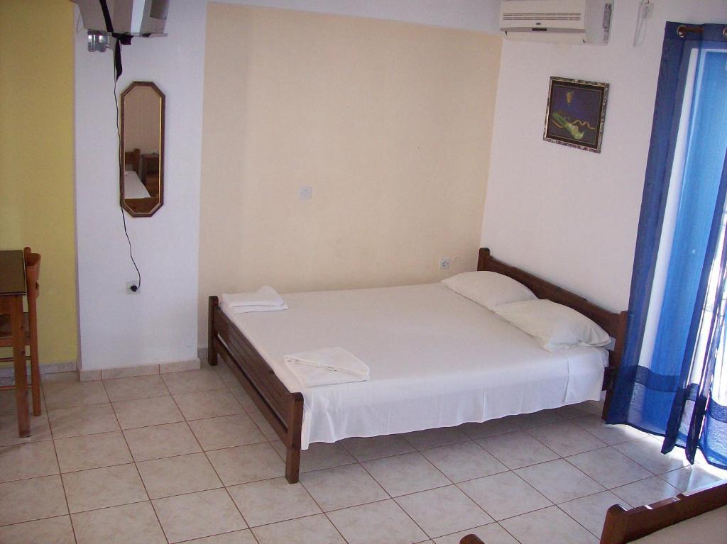 Petros Studios Poros  Bilik gambar