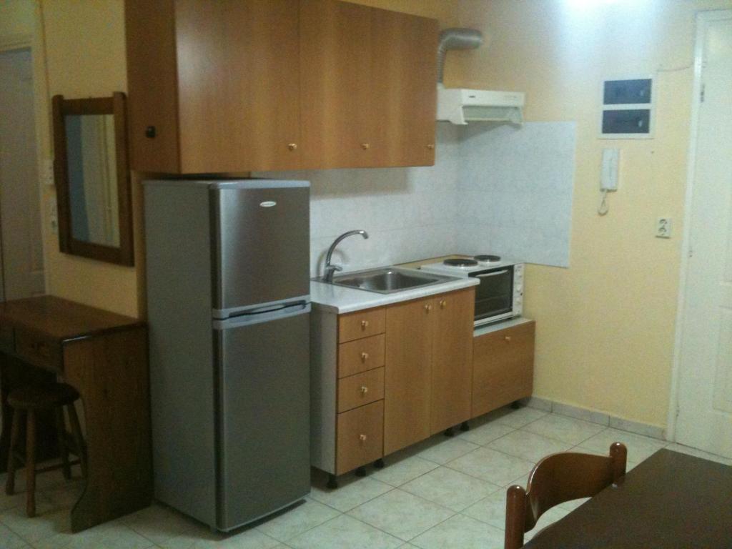 Petros Studios Poros  Luaran gambar