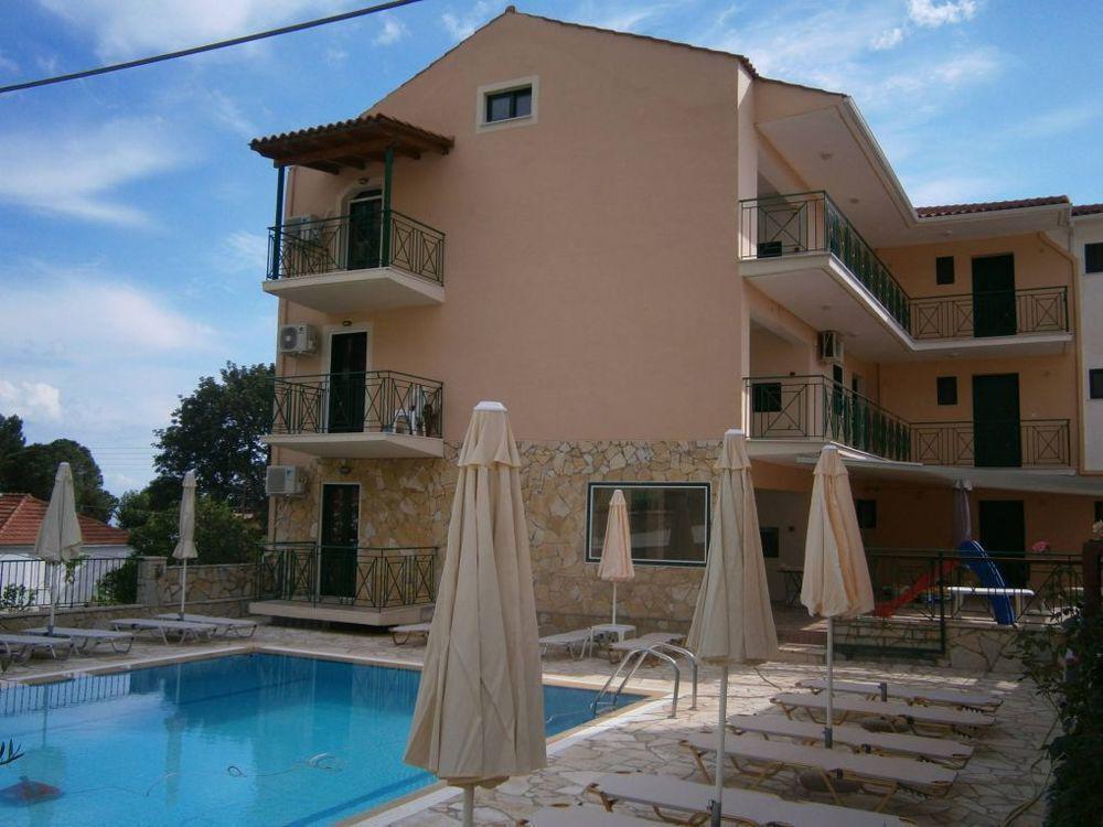 Petros Studios Poros  Luaran gambar