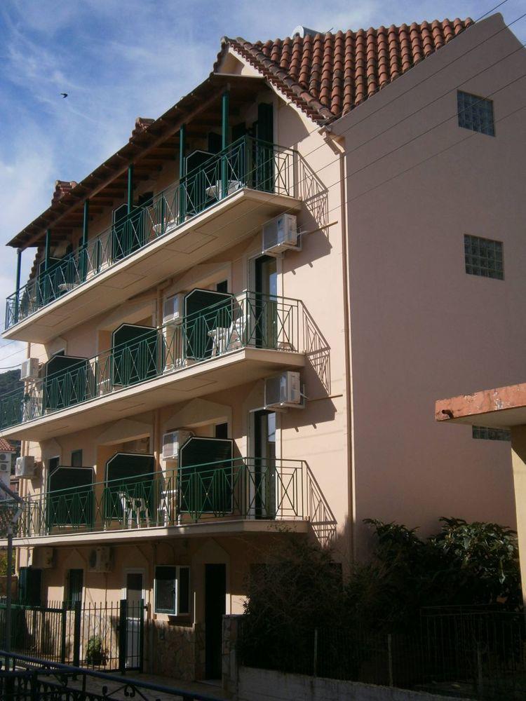 Petros Studios Poros  Luaran gambar