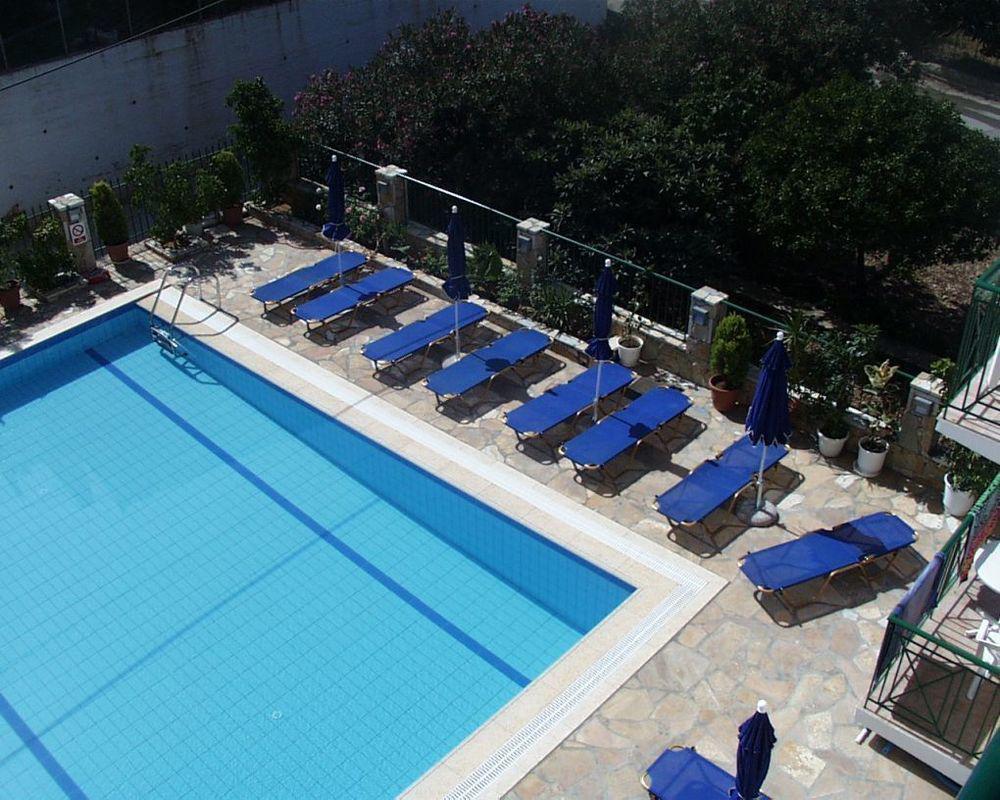 Petros Studios Poros  Luaran gambar